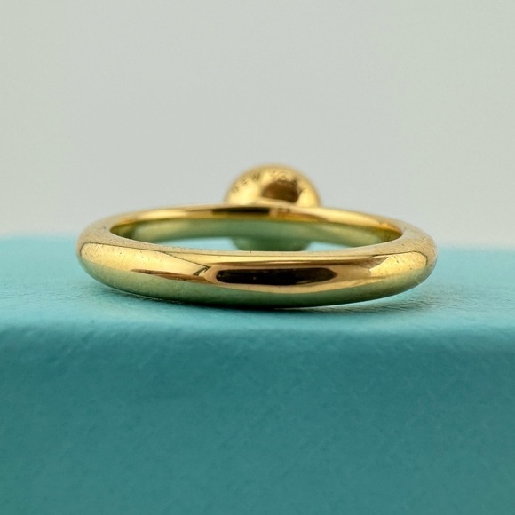 Tiffany & Co. 8mm Hardwear Ball Ring in 18k Yellow Gold, Retired - Picture 4 of 7